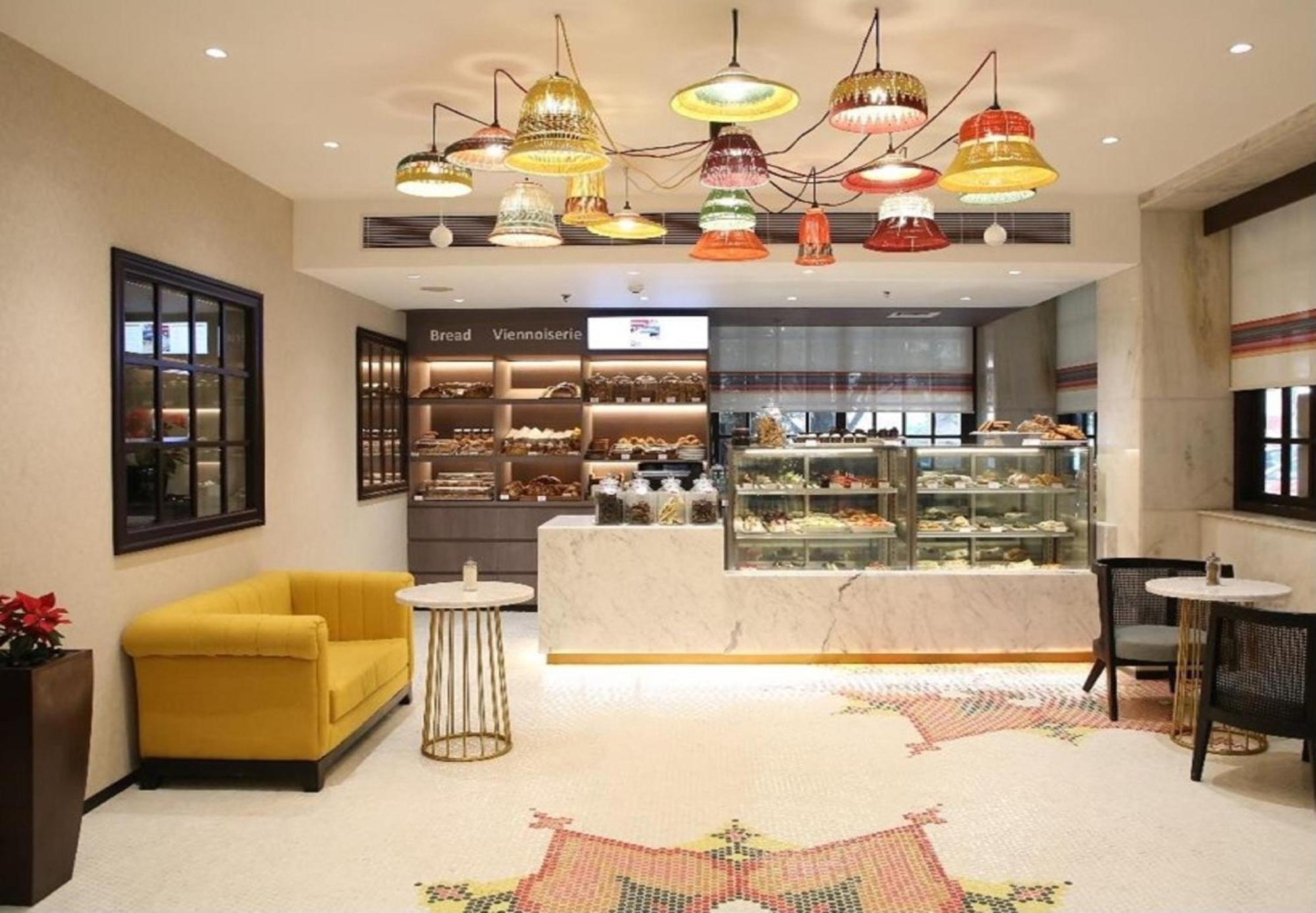 Ambassador, New Delhi - Ihcl Seleqtions Otel Dış mekan fotoğraf The lobby of the hotel