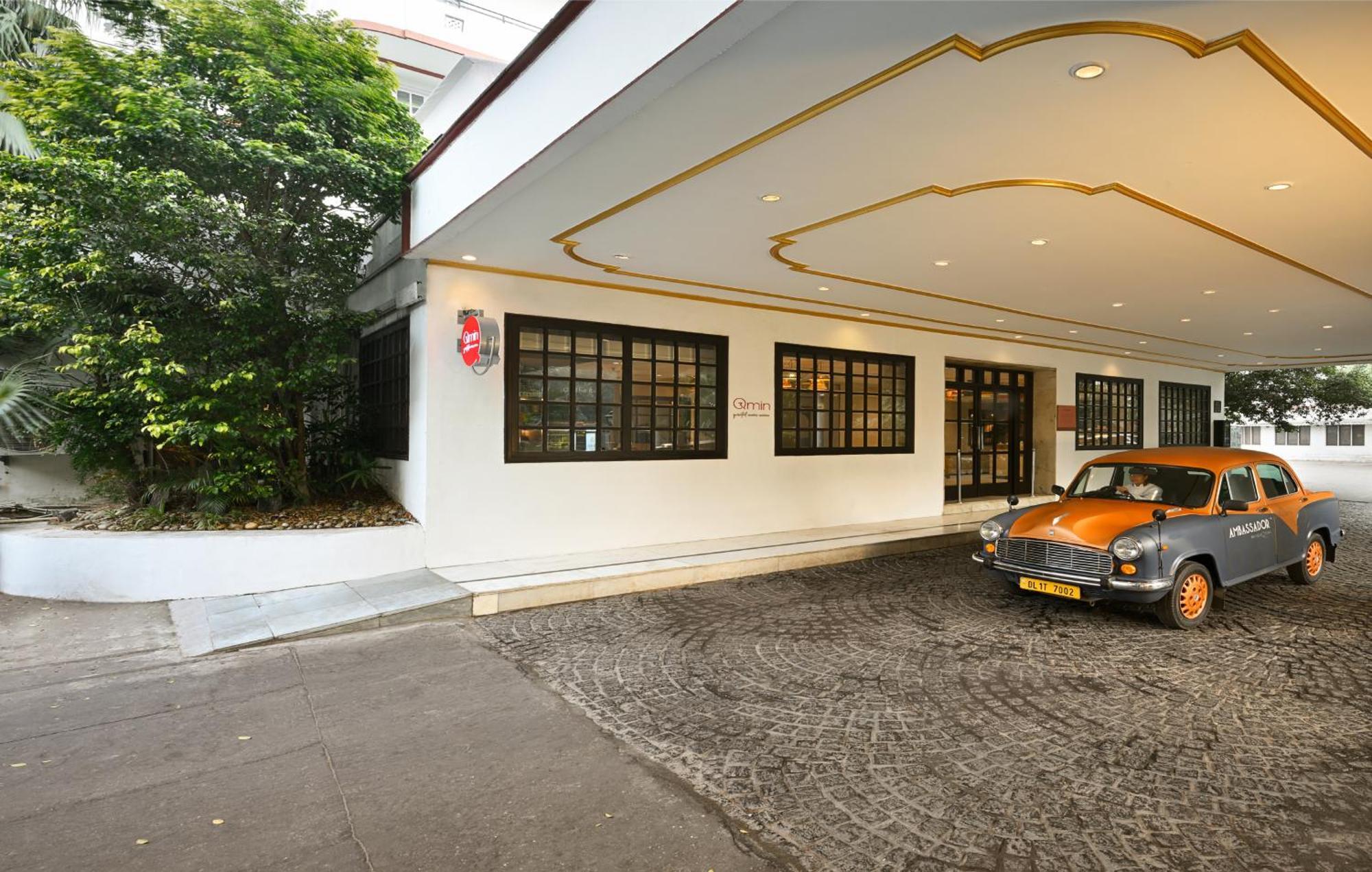 Ambassador, New Delhi - Ihcl Seleqtions Otel Dış mekan fotoğraf The entrance of the Swiss Embassy in Kuala Lumpur
