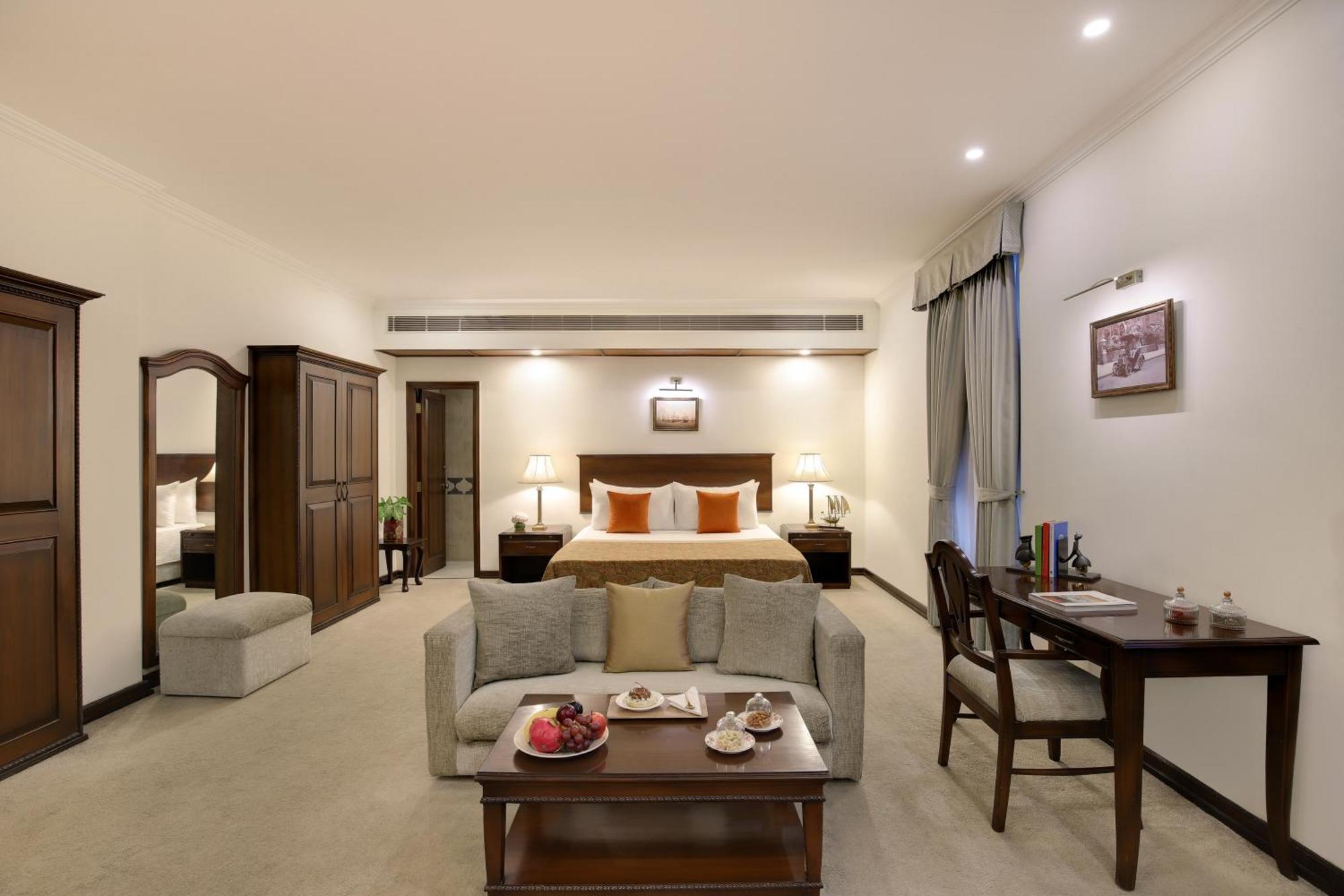 Ambassador, New Delhi - Ihcl Seleqtions Otel Dış mekan fotoğraf A suite at the hotel